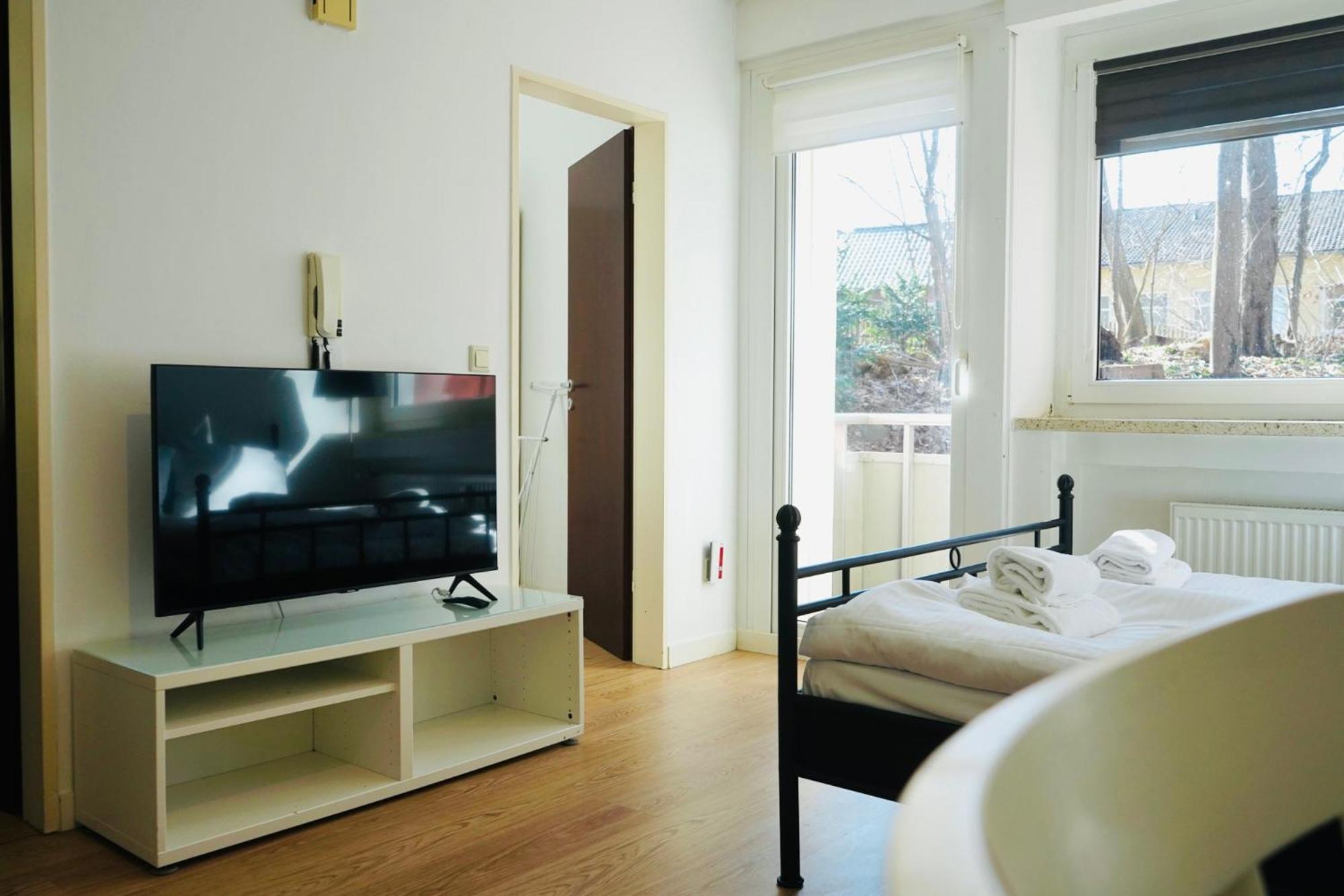 Kompaktes Apartment In Ruhiger Lage Wolfsburg Esterno foto